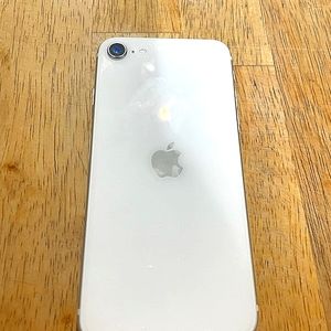 A white apple iphone SE 2020